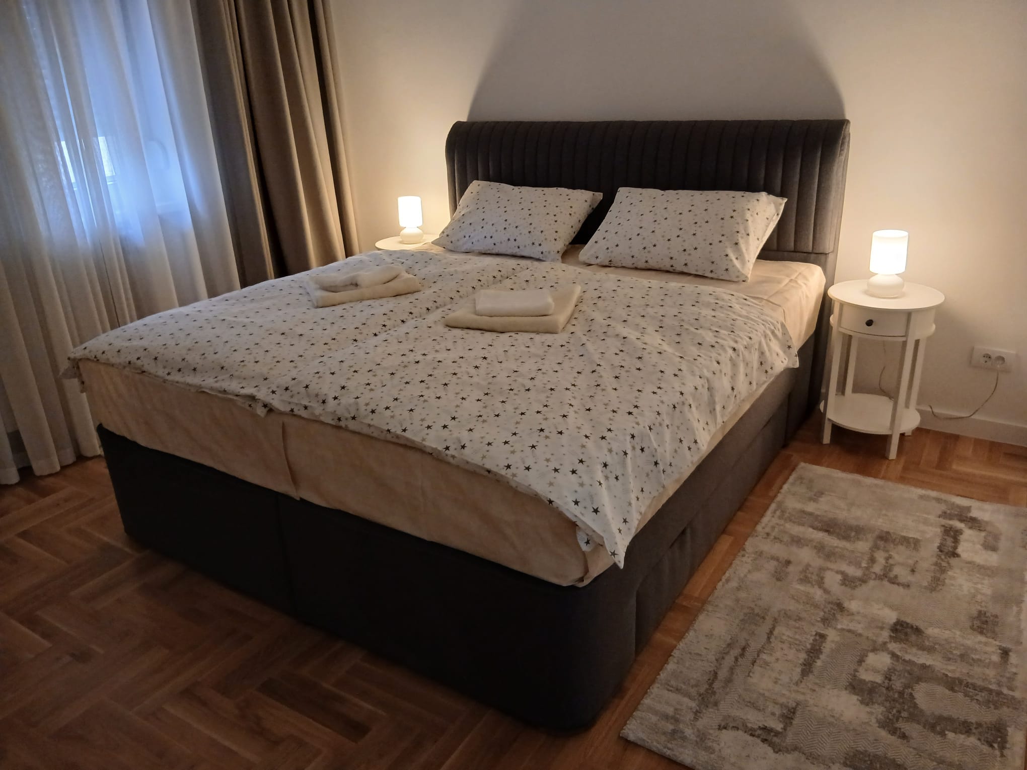 Suncana Oaza Apartman 10 Spavaca Soba, Beograd